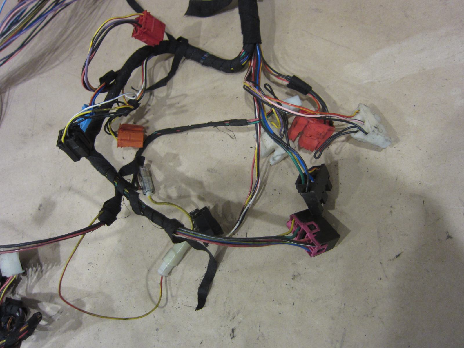 Ferrari 355 - Tunnel Console Connection Cables - P/N 159652