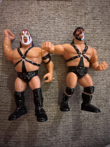 WWF Hasbro DEMOLITION SMASH & CRUSH W/O MASKS GREA...