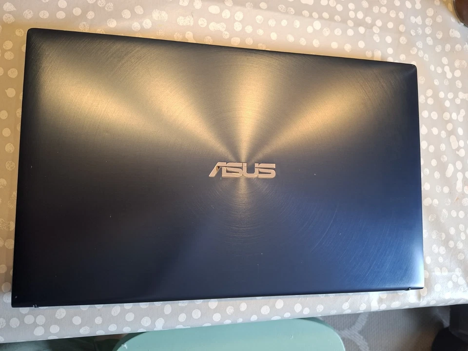 ASUS ZenBook UX533FD Gaming-Laptop 15,6 Zoll - Bild 2 von 4