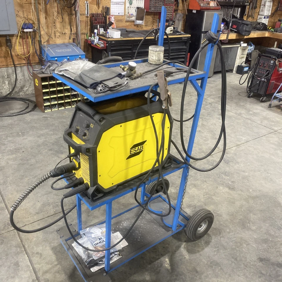 Soldadora ESAB-Rebel EM 235IC con carro y consumibles  Foto 3 de 4