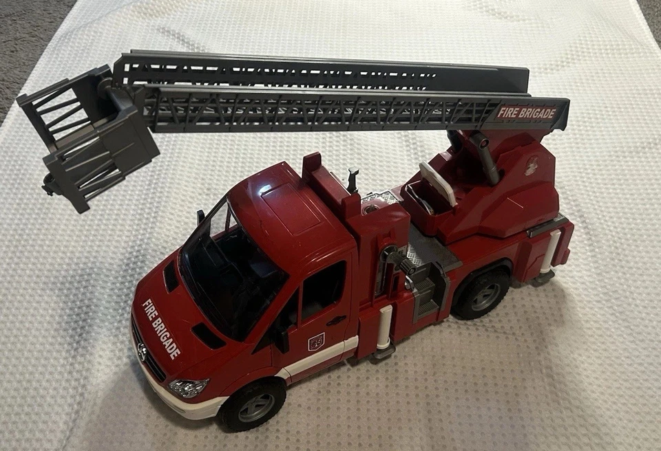 Bruder Man TGA - Escalera de camión de bomberos de juguete Bruder Mercedes 1:16 vintage Foto 2 de 4