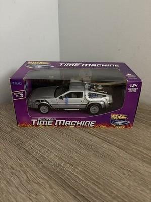 Welly 1/24 Scale Diecast 22443W Delorean Time Machine - Back To The Future