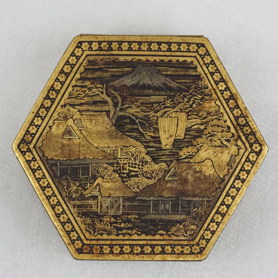 Caja hexagonal con incrustaciones de oro de hierro damasceno de la dinastía Meiji estilo Komai fino japonés Foto 2 de 4