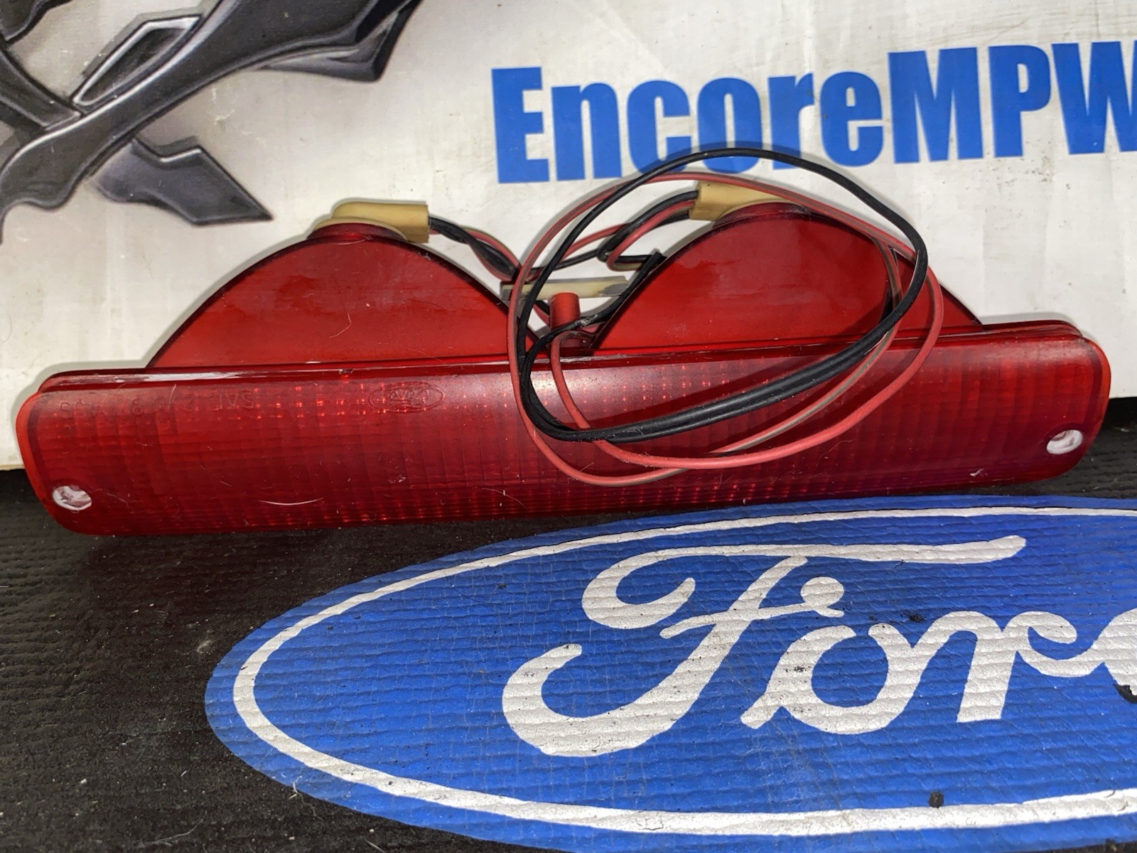 Ford GT 1987-1993 Center brake light