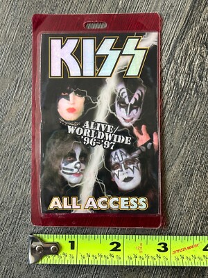 最終値下げ！！KISS レコードコレクション　8枚セット KISS × ION特製ポータブルレコードプレーヤー 「地獄の蓄音器」販売