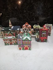 Beautiful Vintage 1994 Yi Cheing Dicken’s Trim A Home 9 Pc Christmas Village Set