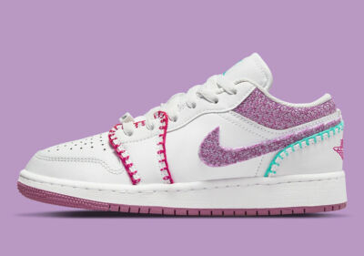 Nike Air Jordan 1 Low SE GS Size 5 White Bordeaux Knit Nike Air Jordan 1 Low SE GS Size 5 White Bordeaux Knit