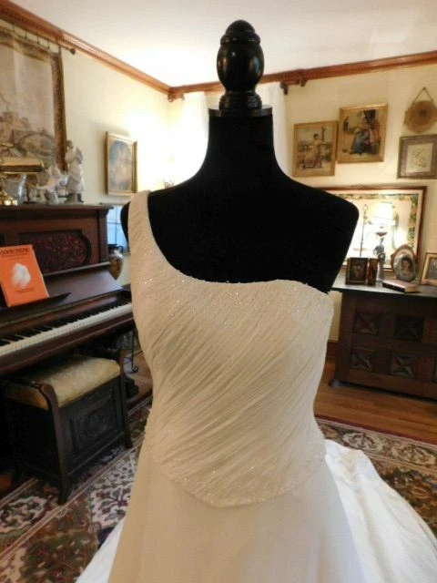 "CHRISTIAN MICHELLE" WHITE RUCHED ONE SHOULDER A-LINE CHIFFON WEDDING GOWN SZ 8 - Image 2 of 4