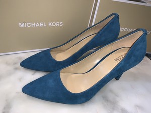 teal pumps size 10