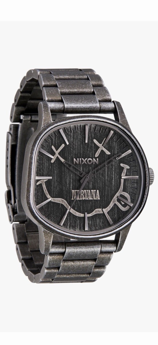 Nirvana Nixon Sentry Wobble Smiley Face Watch All Antique Silver
