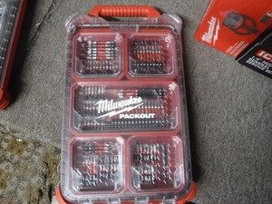 MILWAUKEE Schraubendreher-Bit-Set 42-teilig – Robust & Magnetisch