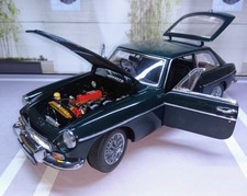 AUTOart 1/18 MGB GT Coupe Mk II