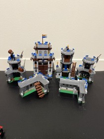 LEGO Castle King's Castle 70404 /100% COMPLETE  Set w/ Minifigs & Instructions