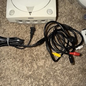 SEGA Dreamcast Console HKT-3020 w/ Controller, Memory card VMU and Cords TESTED