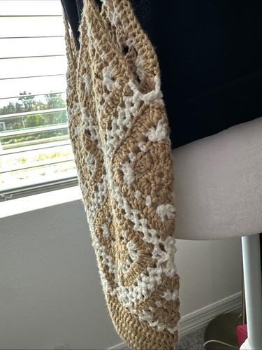 URBAN ORIGINALS Mini Sunflower crochet handmade tote bag - Sand Free S/H $79 - Picture 3 of 6