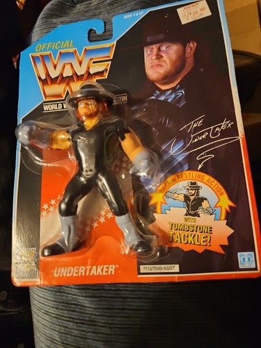 Undertaker wwf Hasbro  On Card With Crack In The B...