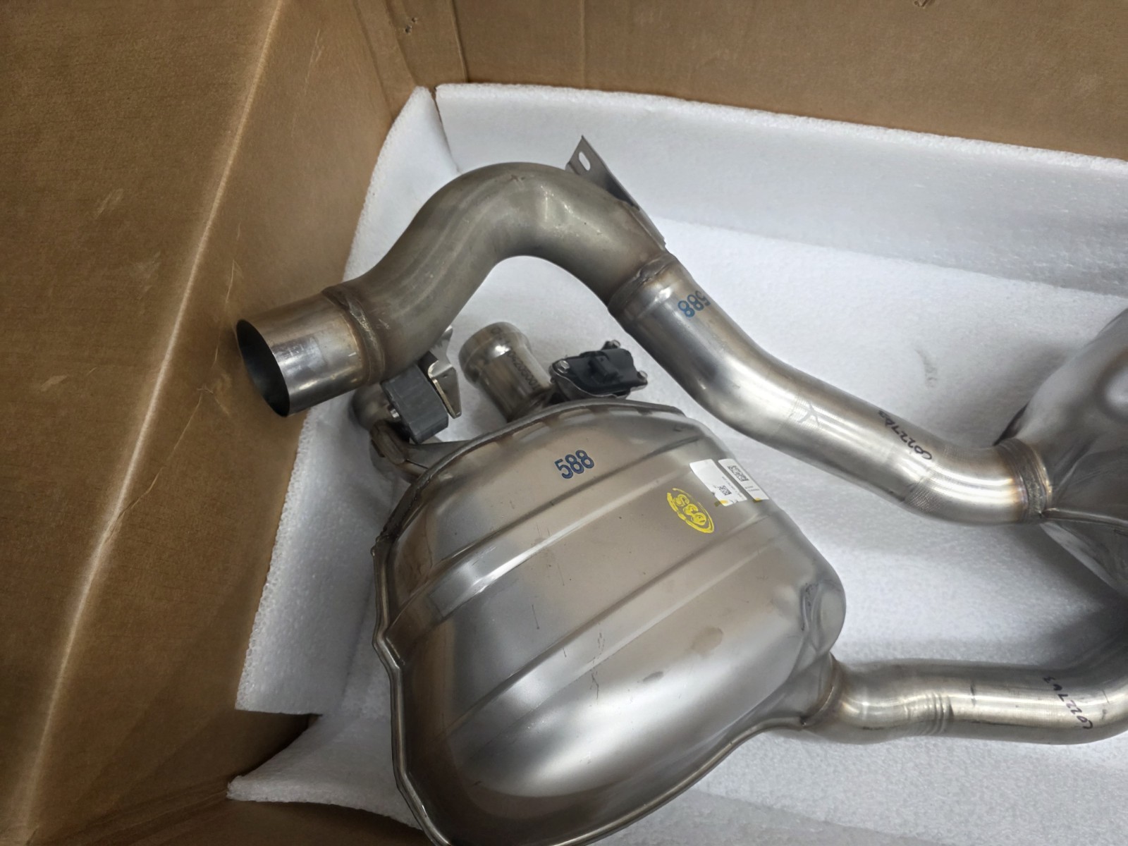 BENTLEY FLYING SPUR FACTORY STOCK EXHAUST MUFFLER OEM 3SE253607P 3SE253608P