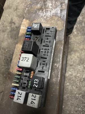 Audi 80 B4 2.6 Sicherungskasten Sicherungskasten Zentralelektrik  443941822B