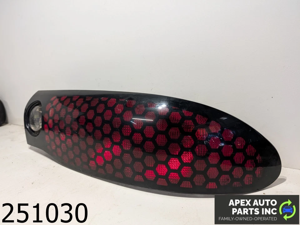 OEM 2000 Pontiac Firebird 3.8L Passenger Right RH Taillight Tail Light Lamp — 第 3/4 张图片