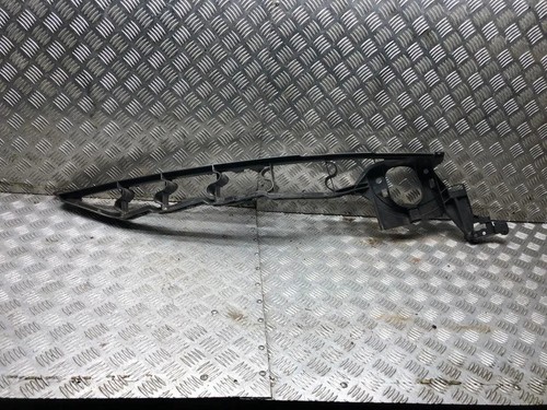 BMW X5 E70 Kotflügelhalter vorne rechts 51127157990 3.00 Diesel 2012 30587349