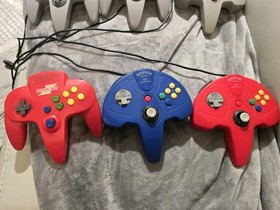 Lot of 7 Nintendo 64 & 1 NES VINTAGE Controllers.NES Controller In Untested