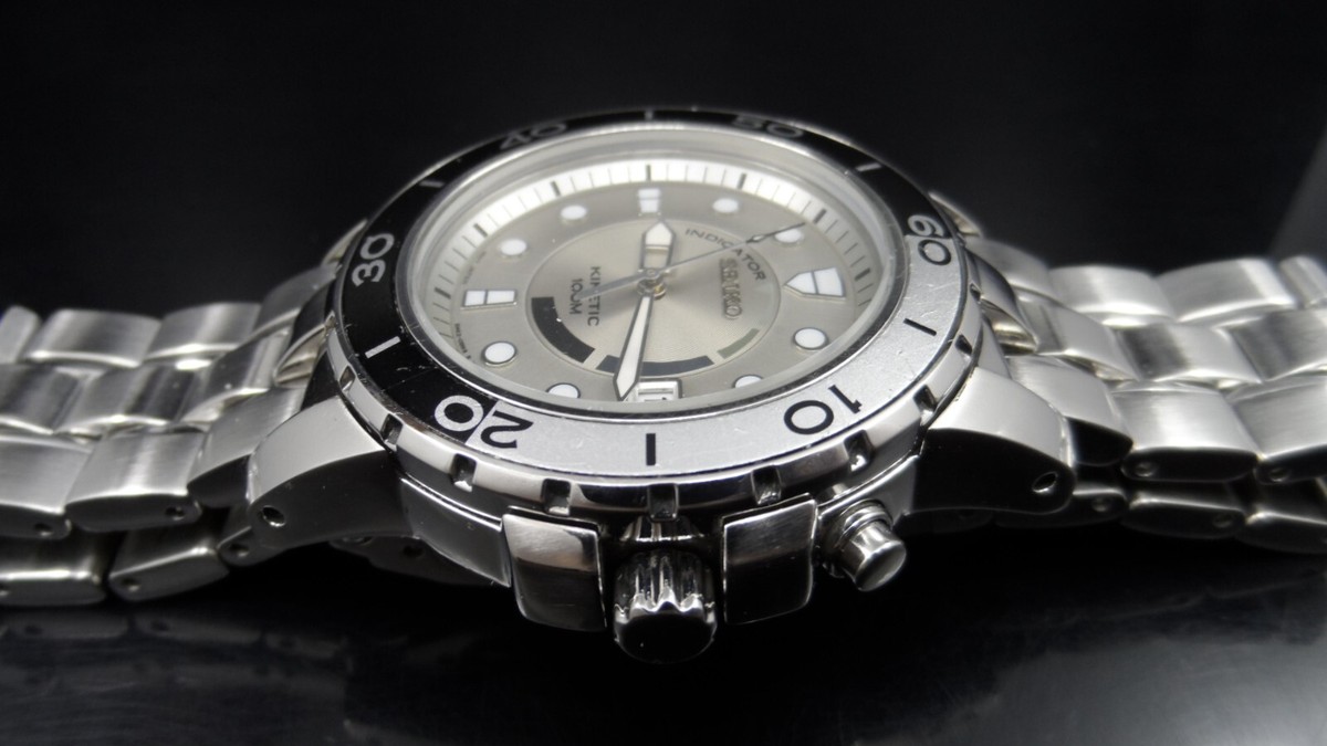 SEIKO SKA381 Kinetic Silver Tone Date Dial Stainless Steel Men's