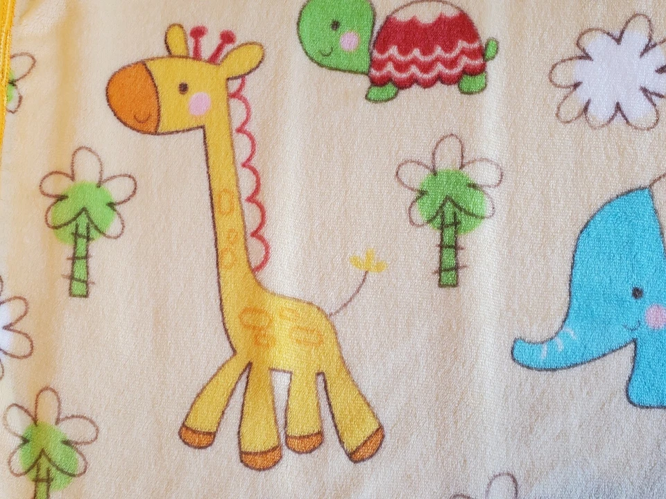 Fisher Price Jungle Safari Manta Amarilla Bebé Elefante Jirafa Tortuga Hipopótamo  Foto 4 de 4