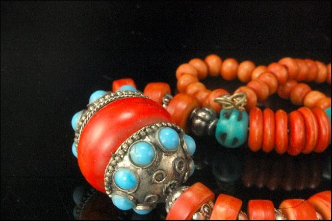 ANTIGUO COLLAR TIBETANO IMITACIÓN CORAL DISCO TURQUESA ARTE VIDRIO CUENTAS TONO PLATA BR Foto 2 de 4