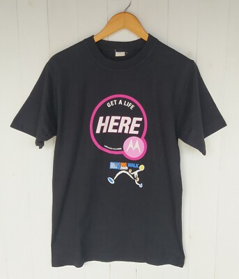Vintage 2000s Motorola Big Walk 2005 T-Shirt Size Medium,Nintendo,Atari,