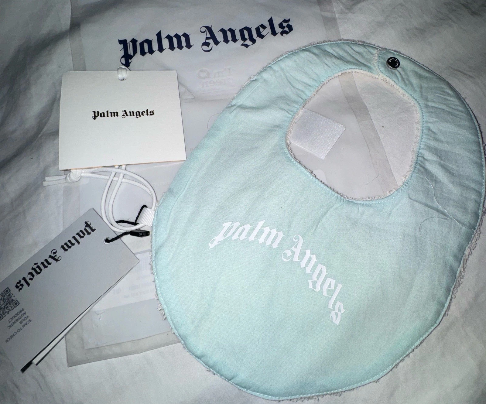 Palm Angels Baby Bib Dusty Blue White Curved Logo Terry Cloth OS NWT Italy
Opens in a new window or