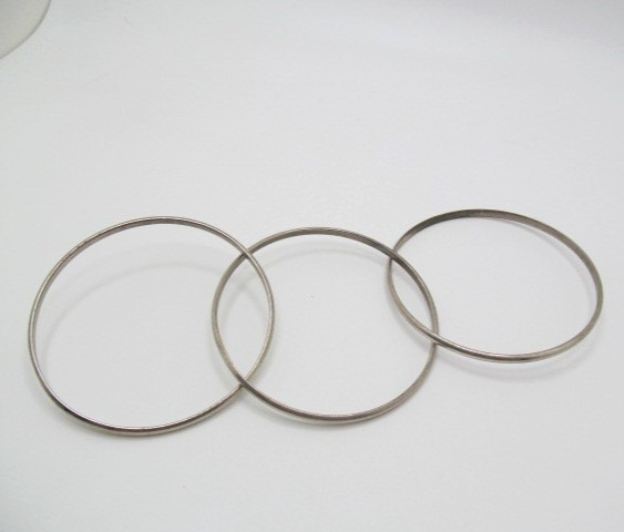 Vintage Silver Tone Solid Triple Interlocking Dom… - image 3