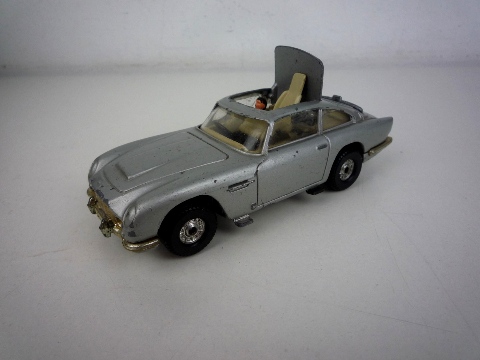 Corgi 271, James Bond Aston Martin - Free Price Guide & Review