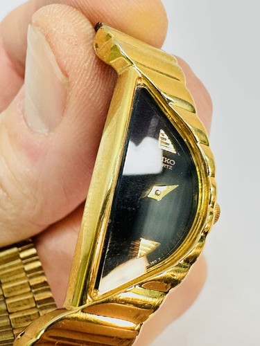 Vintage Seiko Halbmond Damen Quarz 1F20-5D59 Gold schwarzes Zifferblatt LESEN-FUNKTIONIERT-TEILE - Bild 3 von 20