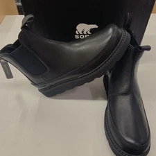 Sorel Men's Slabtown 62 Chelsea Round Toe Shoes (store display).