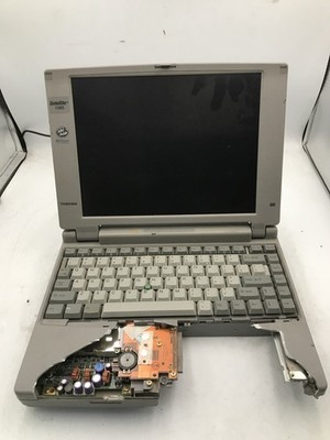 TOSHIBA SATELLITE 110CS - FOR PARTS/DAMAGE - INTEL PENTIUM 100 - NO RAM -READ-BB
