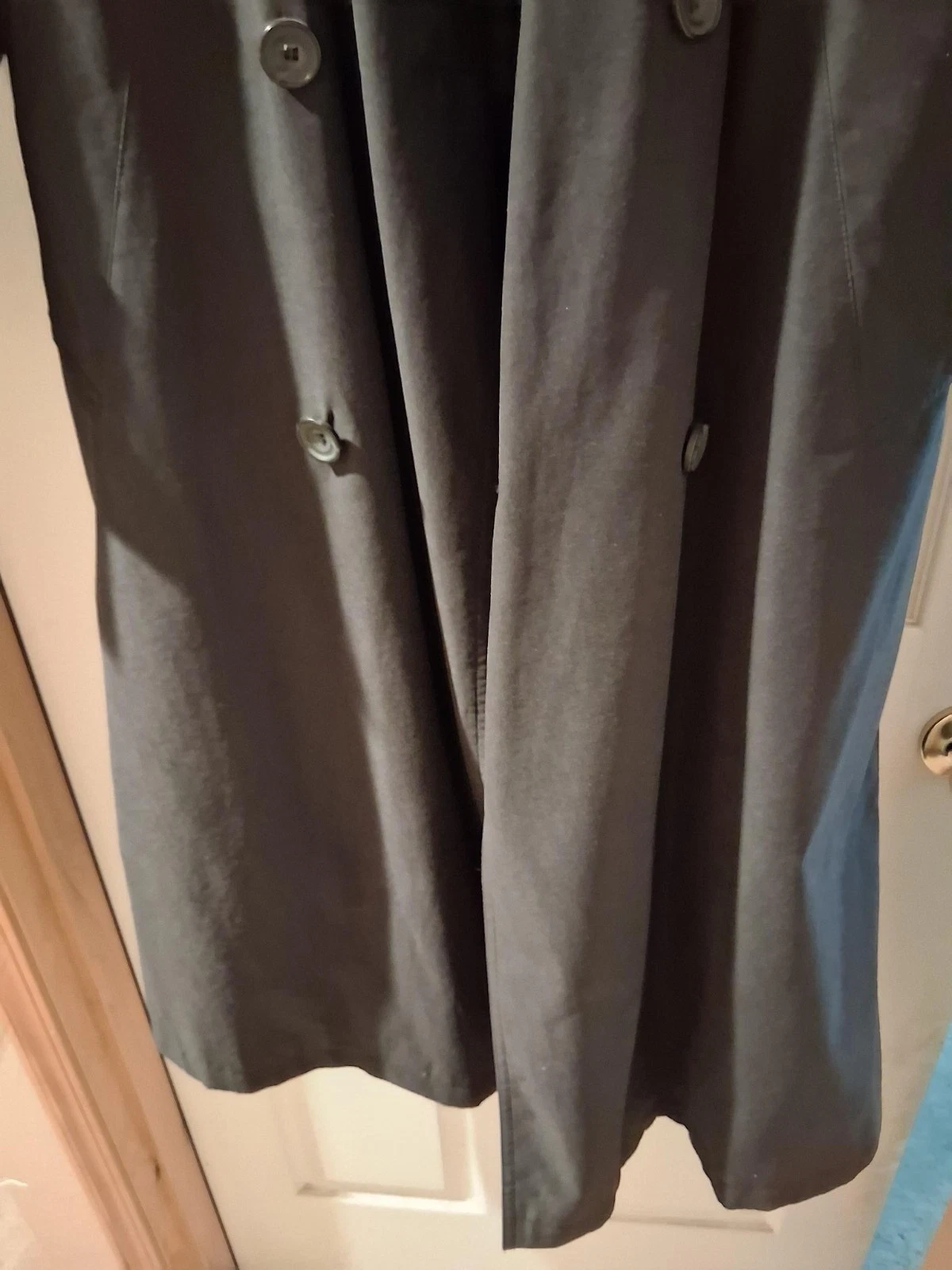 Bill Blass Men’s Overcoat Raincoat Black Belted Rain Coat w/Removeable Liner - product detail image 2