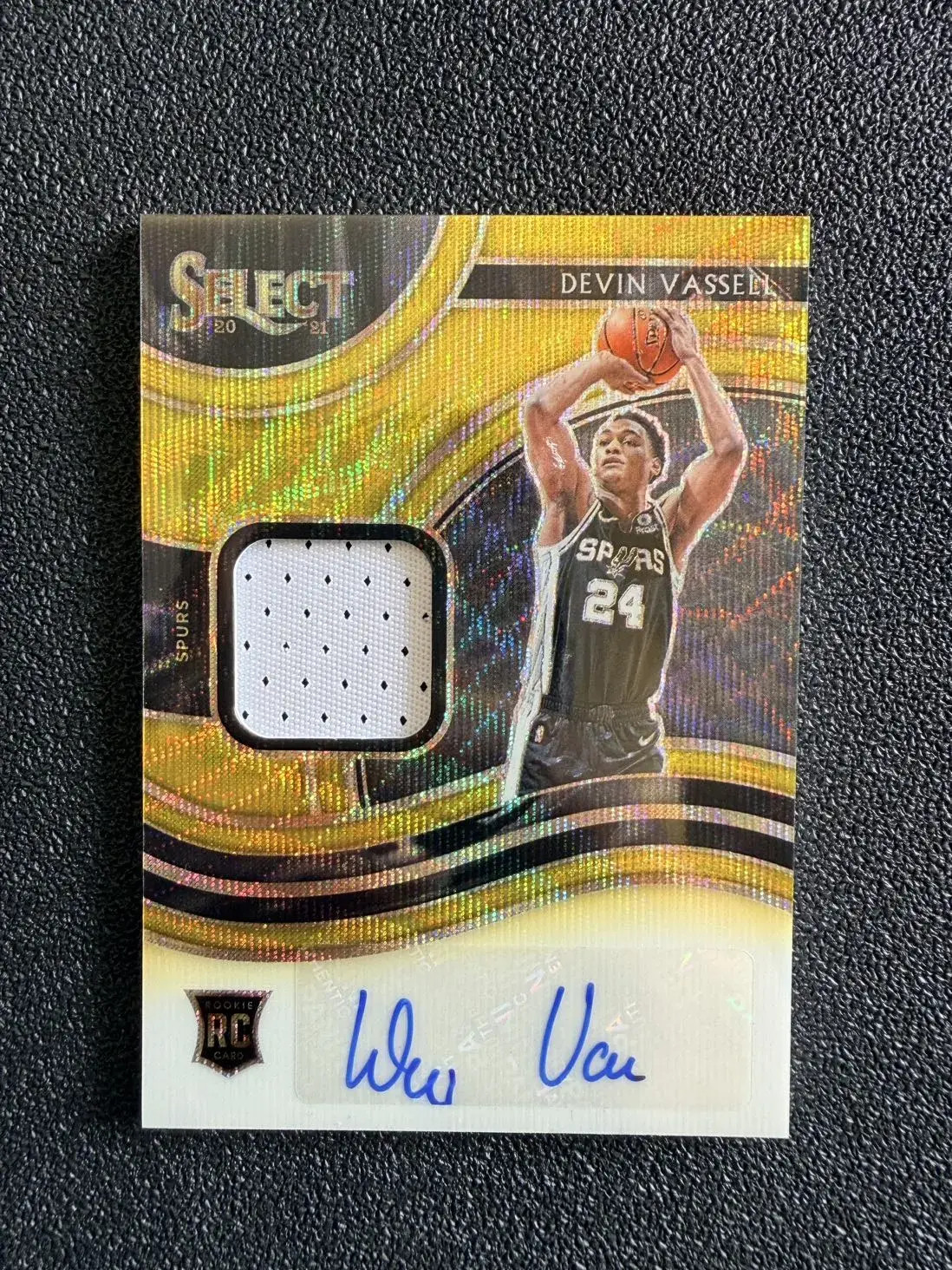 2020-21 Panini Select Rookie Patch Auto Gold Wave Prizm RC Devin Vassell NI56