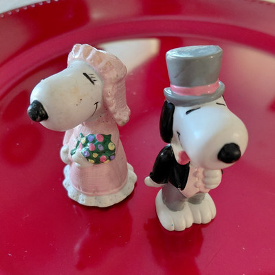 Collectible Pcvs Peanuts Snoopy Wedding Bride & Groom Plastic Figurines Set of 2