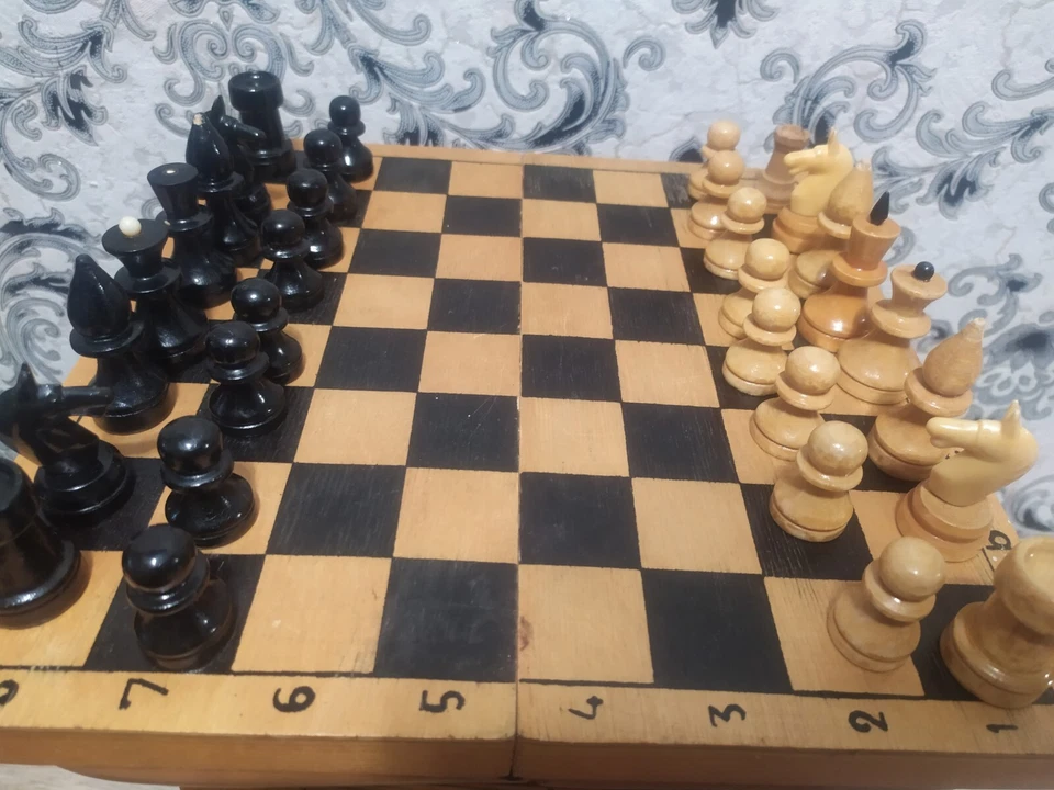 Vintage Soviet Chess Wooden USSR Antiques USSR RARE Original - 30 x 30cm. - Image 2 of 4