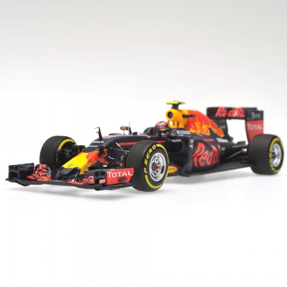 Minichamps RED BULL RACING TAG HEUER RB12 DANIIL KVYAT F1 2016