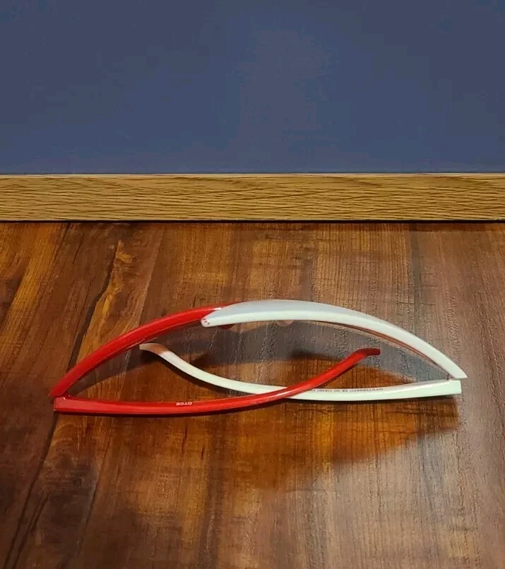 Gafas de sol DYCE vintage rojo y blanco bloque de color esque marcos retro DYVT56987C Foto 3 de 4