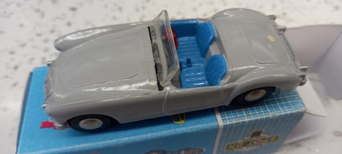 Tri-ang Spot On no104, 1.42 scale very well restored MGA in repro box - Picture 6 of 9