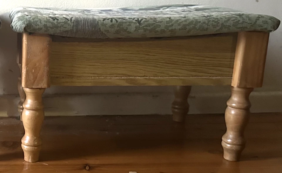 Vintage tapestry wooden footstool with storage - Image 2 of 4