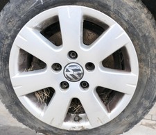 1x VW Caddy 2K Alufelge Felge 2K1071495 666 KBA 46109 6,5x15H2 ET50 5x112    HL