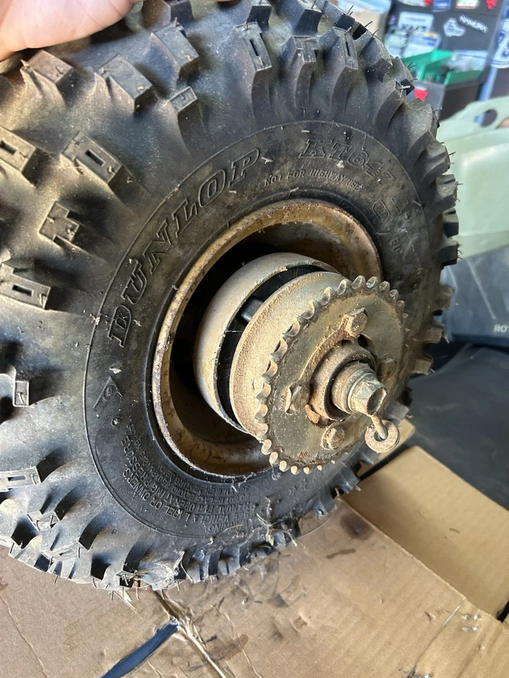 Yamaha Bw 80 1986 rueda trasera y neumático OEM vendido como está para piezas Foto 4 de 4