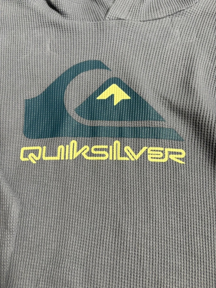 2 件套 Quiksilver 男孩 5 码 — 第 2/4 张图片