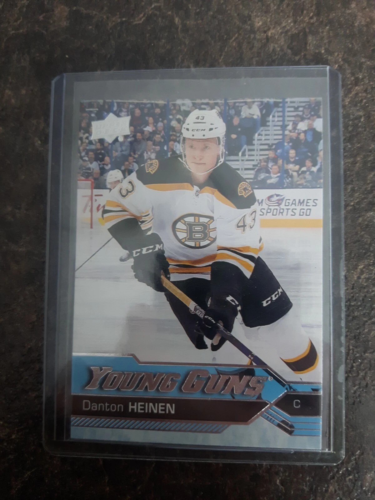 2016-17 Upper Deck Series 1 Young Guns Danton Heinen YG RC Card# 209