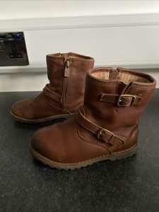 ugg 27
