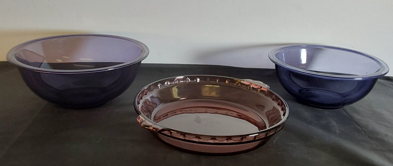 VTG Purple Pyrex Baking Bundle-3 Pieces-2 Mixing/Serving Bowls-1 Round Pie Dish