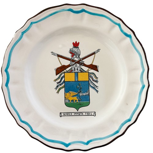 Vintage Italian Majolica Heraldic Plate – 84th Infantry Regiment "Venezia" 9.5